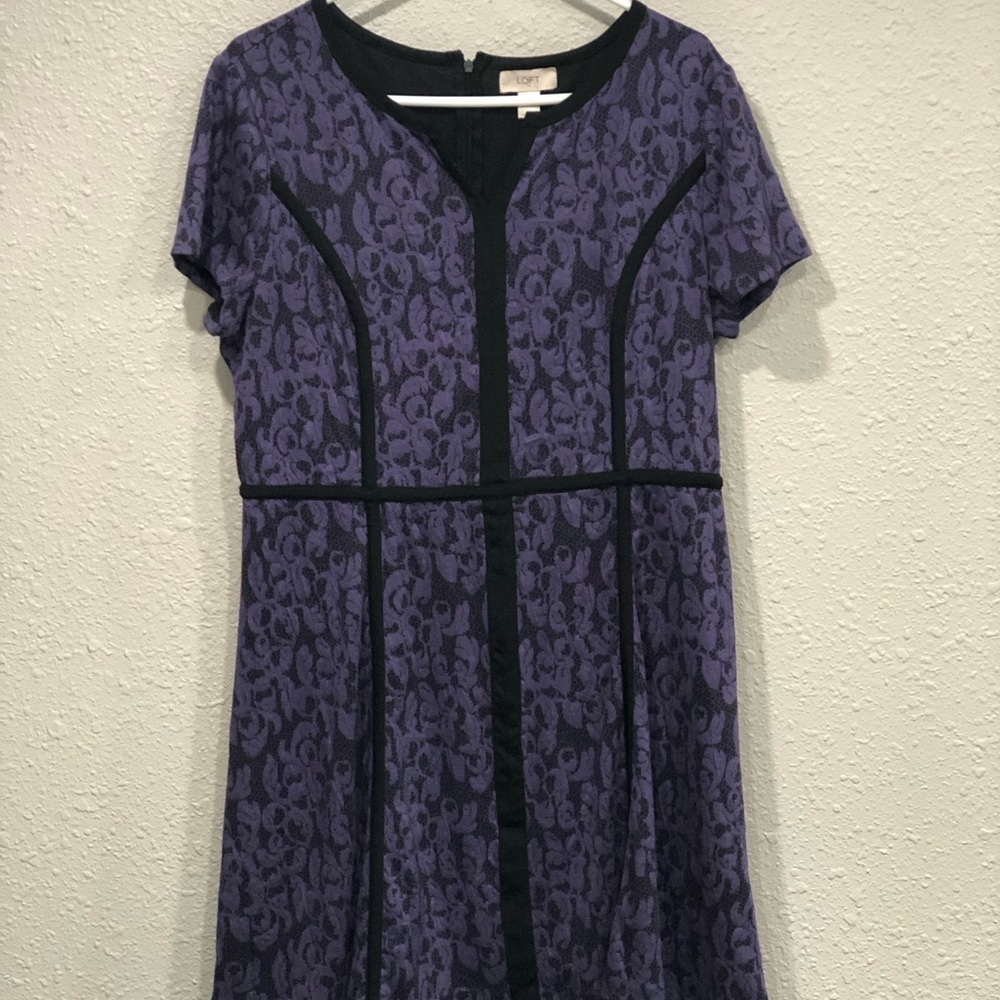 LOFT Fit & Flare Dress Womens Sz 14 Purple Lace Floral Short Sleeve‎ Knee Length